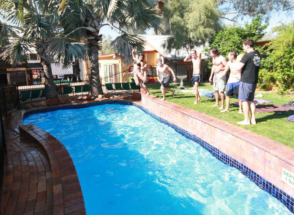 Yha Alice Springs Hostel Exterior photo