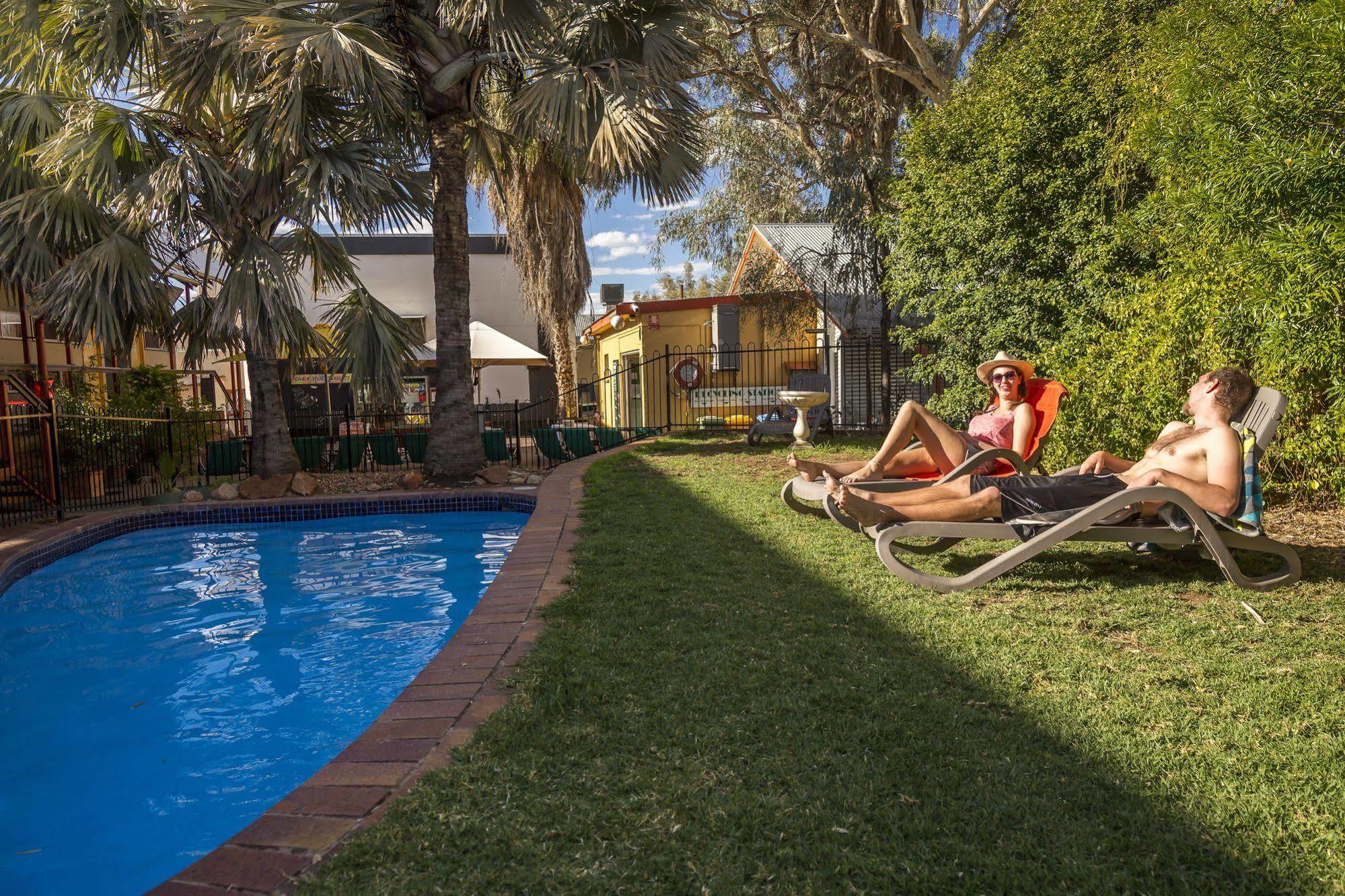 Yha Alice Springs Hostel Exterior photo
